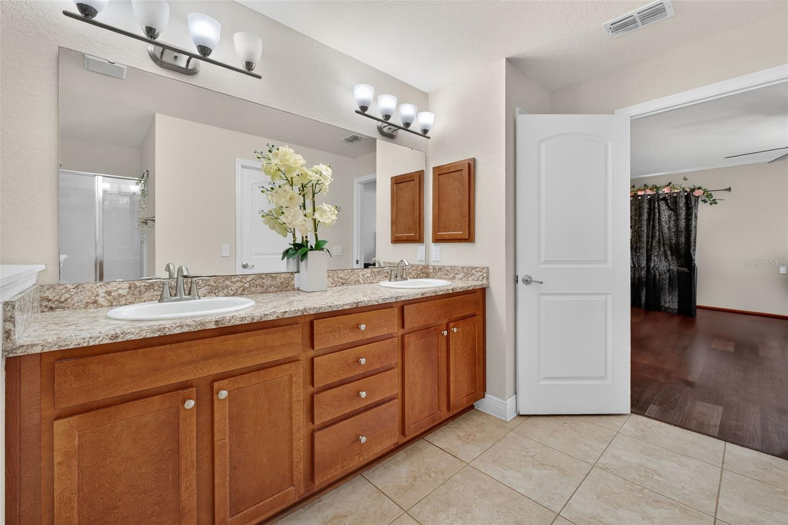 Image 25 of 46 For 383 Buchannan Drive