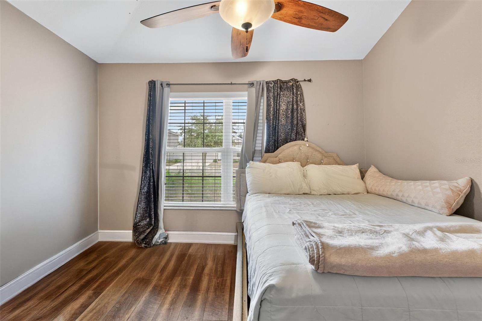 Image 27 of 46 For 383 Buchannan Drive