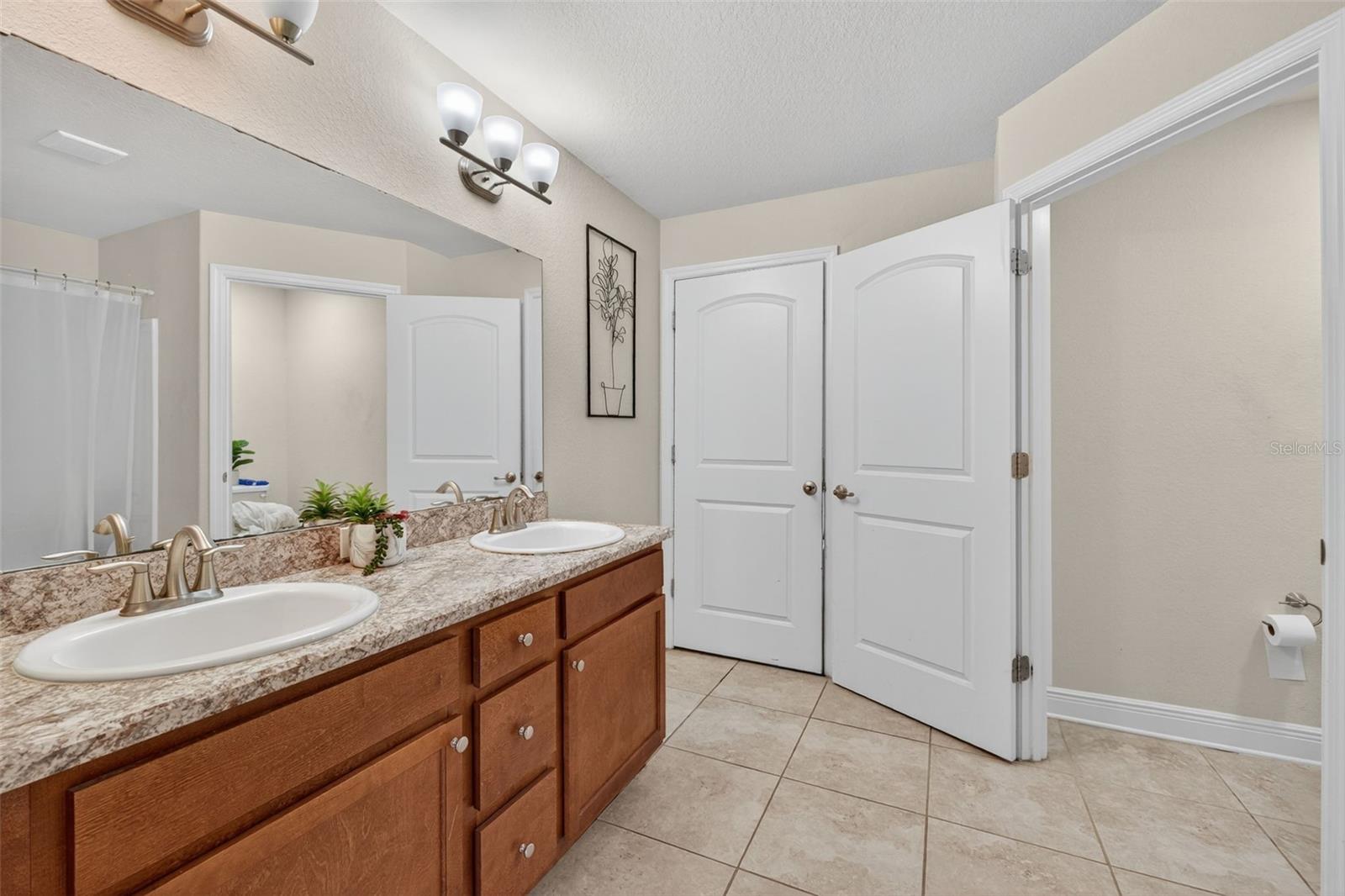 Image 33 of 46 For 383 Buchannan Drive