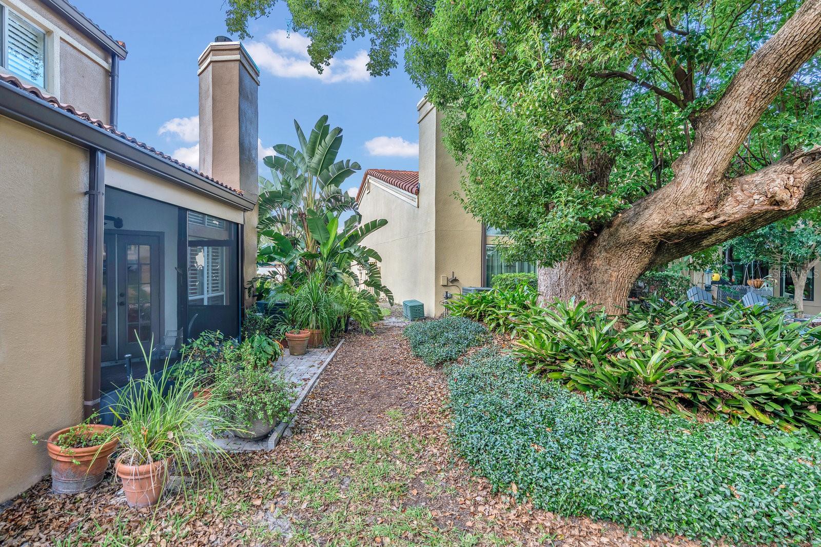 Image 36 of 50 For 223 Quayside Circle C