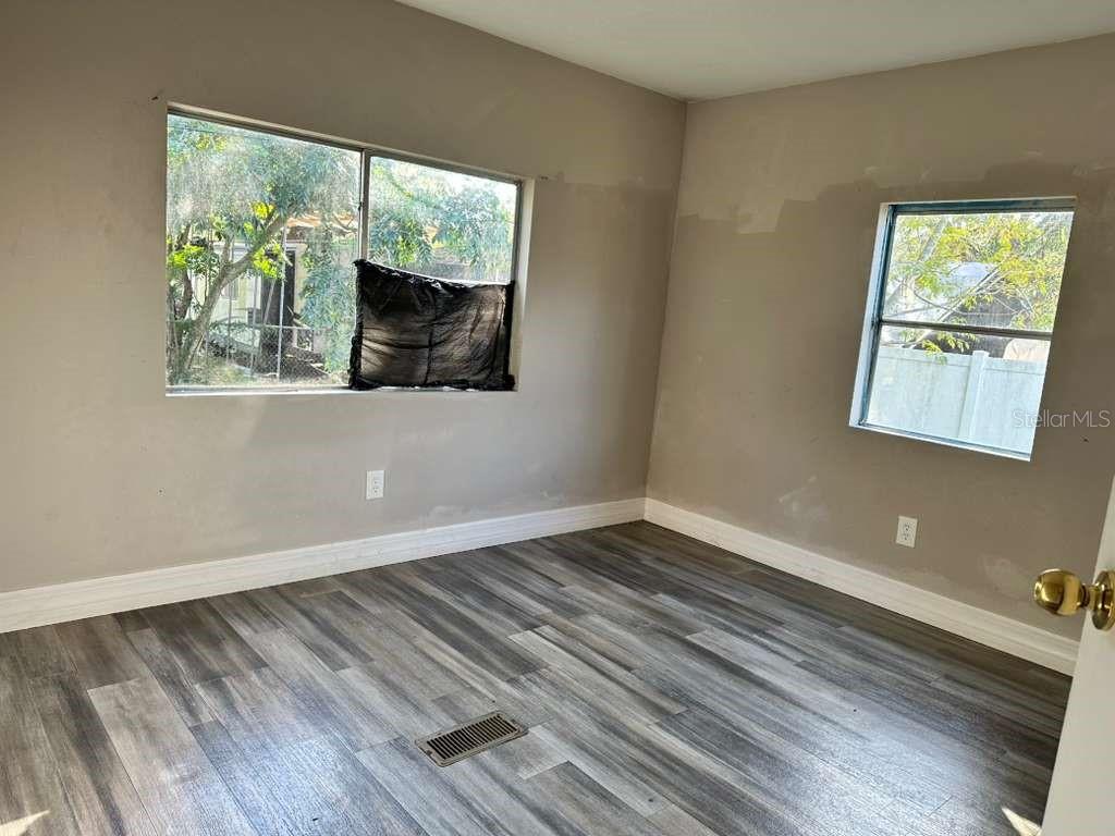 Image 14 of 19 For 8990 145th Street