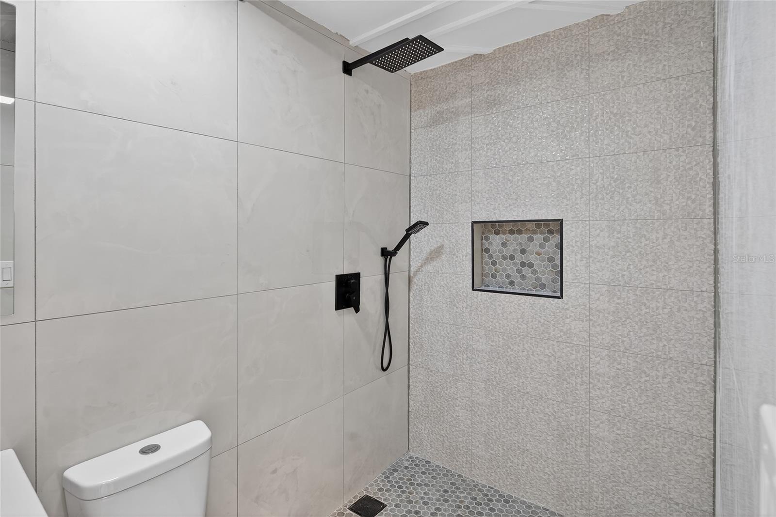 Image 4 of 35 For 7616 Mandarin Drive