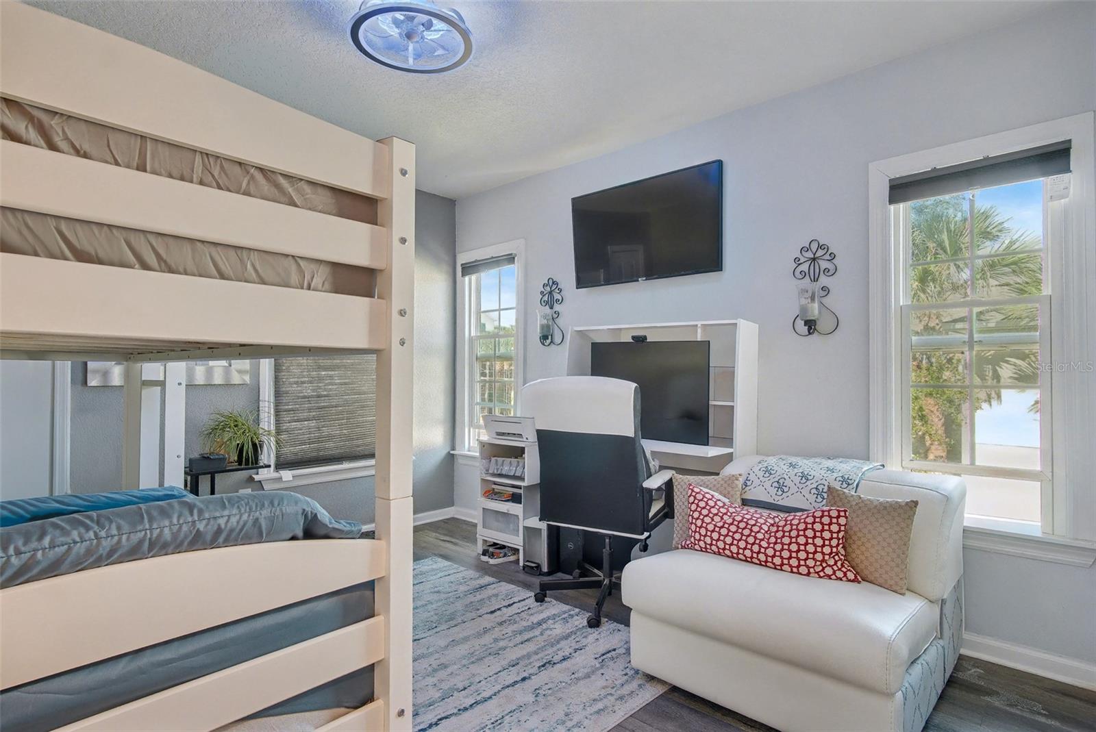 Image 14 of 16 For 6560 Swissco  321