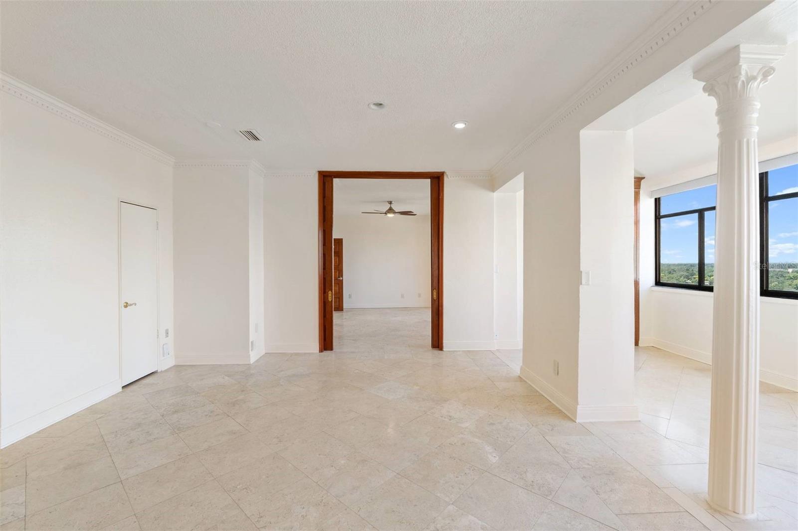 Image 16 of 18 For 2109 Bayshore Boulevard 1006