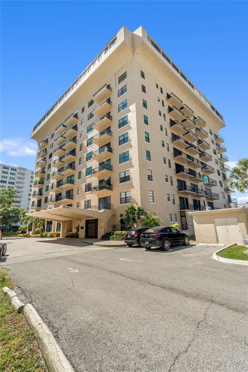 Image 2 of 18 For 2109 Bayshore Boulevard 1006