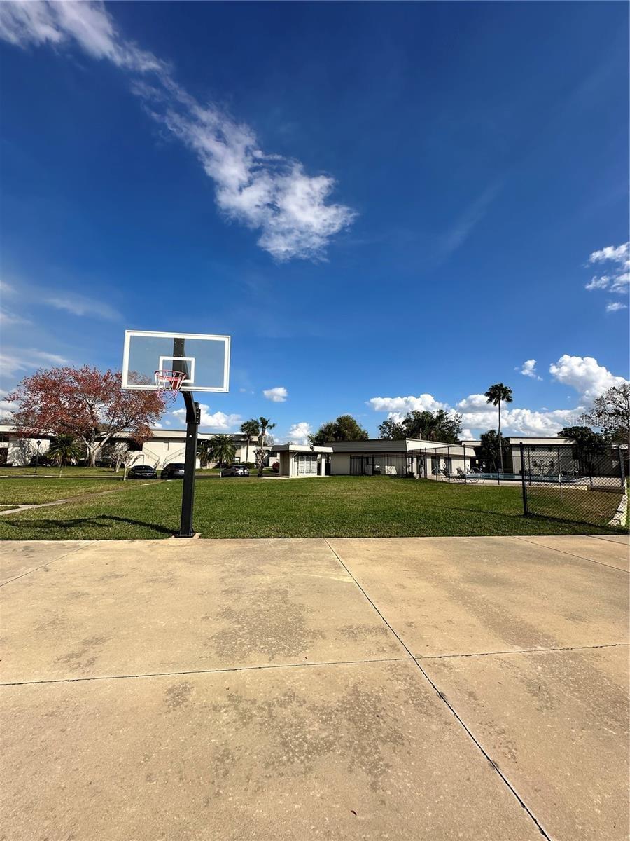 Image 10 of 14 For 151 Windtree Lane S