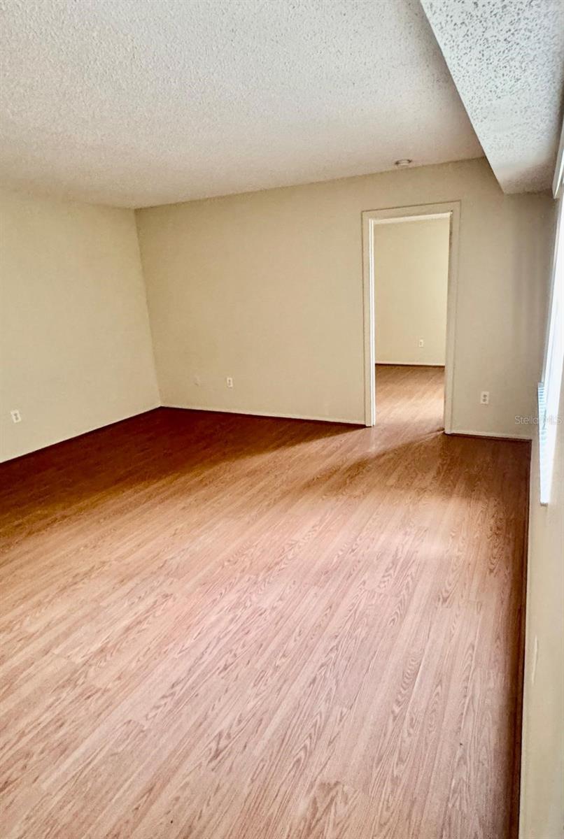 Image 6 of 14 For 151 Windtree Lane S