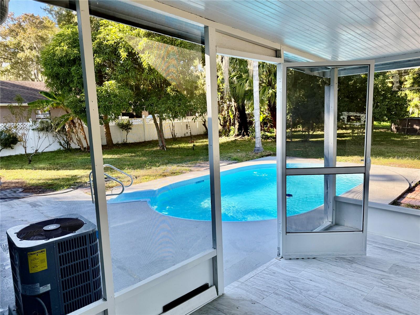 Image 17 of 19 For 748 Parkview Place