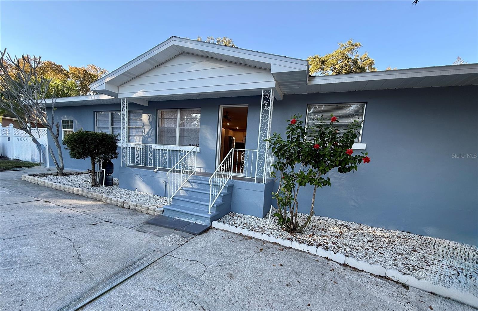 Image 2 of 19 For 748 Parkview Place