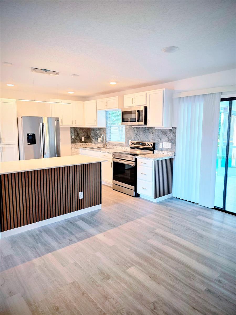 Image 6 of 19 For 748 Parkview Place