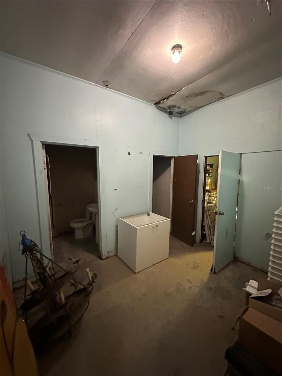 Image 6 of 22 For 1026 Central Boulevard