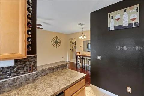 Image 6 of 21 For 2720 Retreat View Circle Na