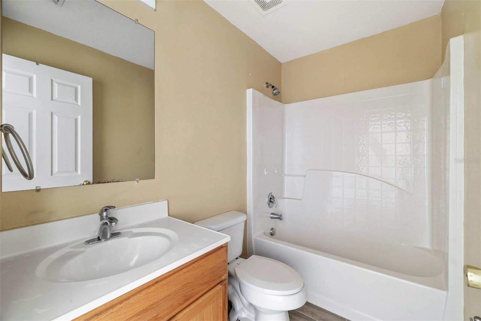 Image 23 of 30 For 420 Blake Avenue