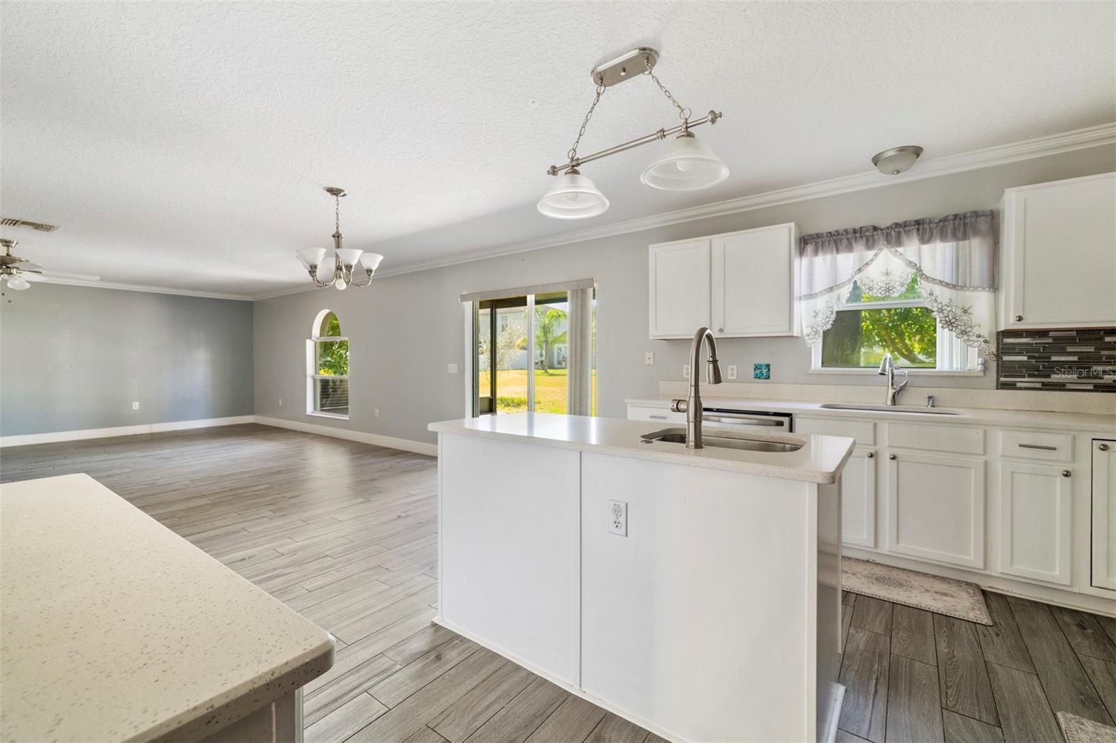 Image 6 of 30 For 420 Blake Avenue