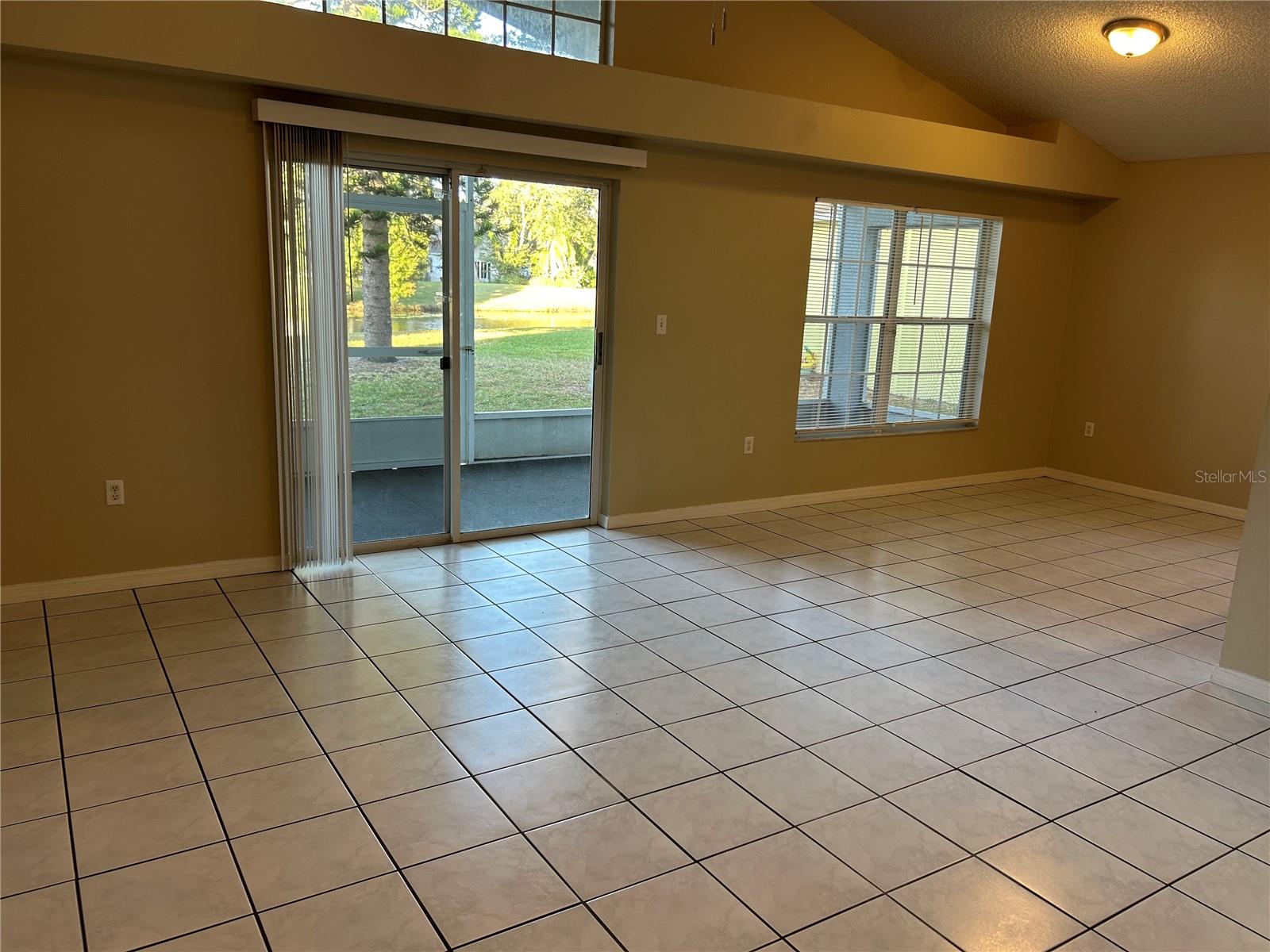 Image 4 of 24 For 4760 White Heron