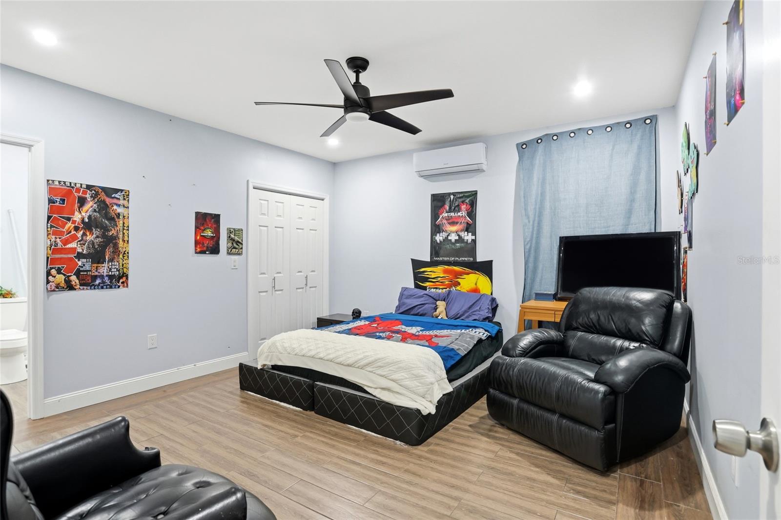 Image 30 of 50 For 3200 Harbor Road