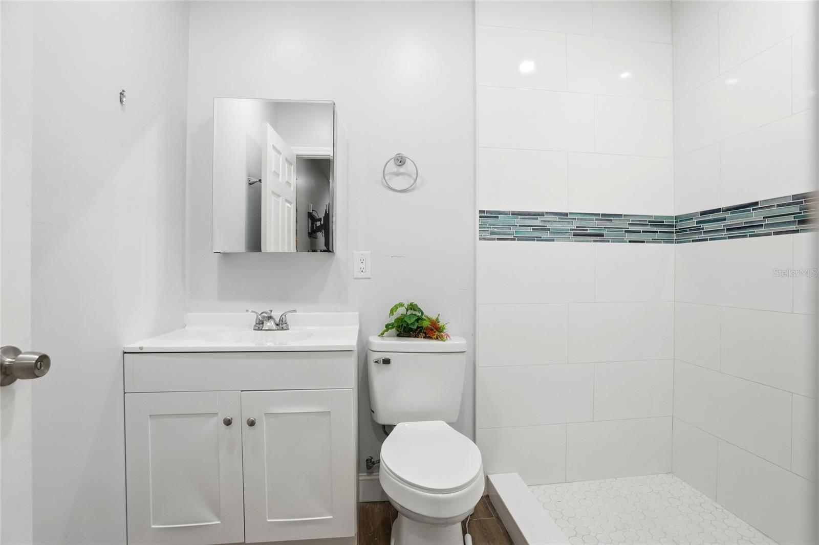 Image 32 of 50 For 3200 Harbor Road