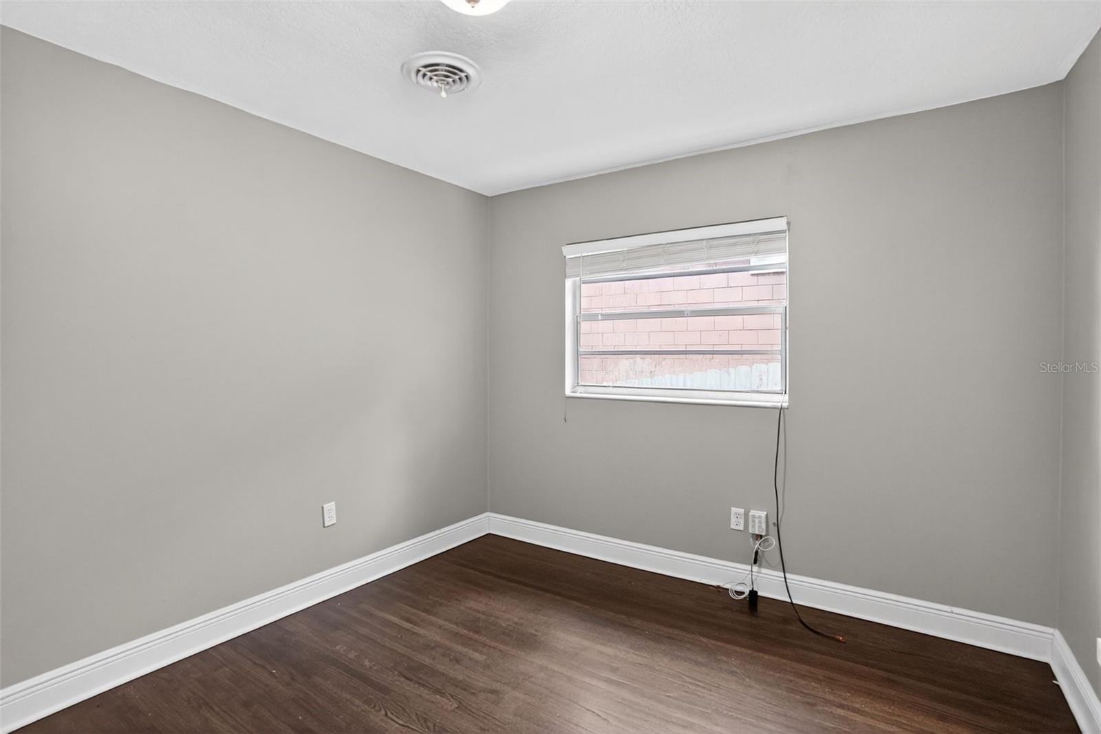 Image 18 of 30 For 1502 Gore Street