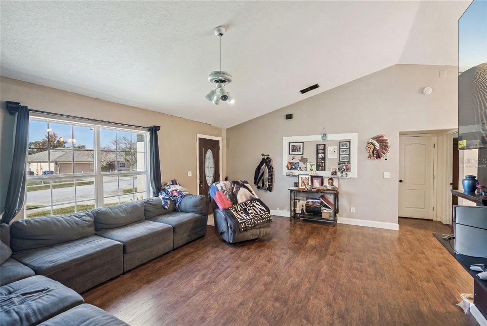 Image 7 of 16 For 1122 Chelsea Parc Dr