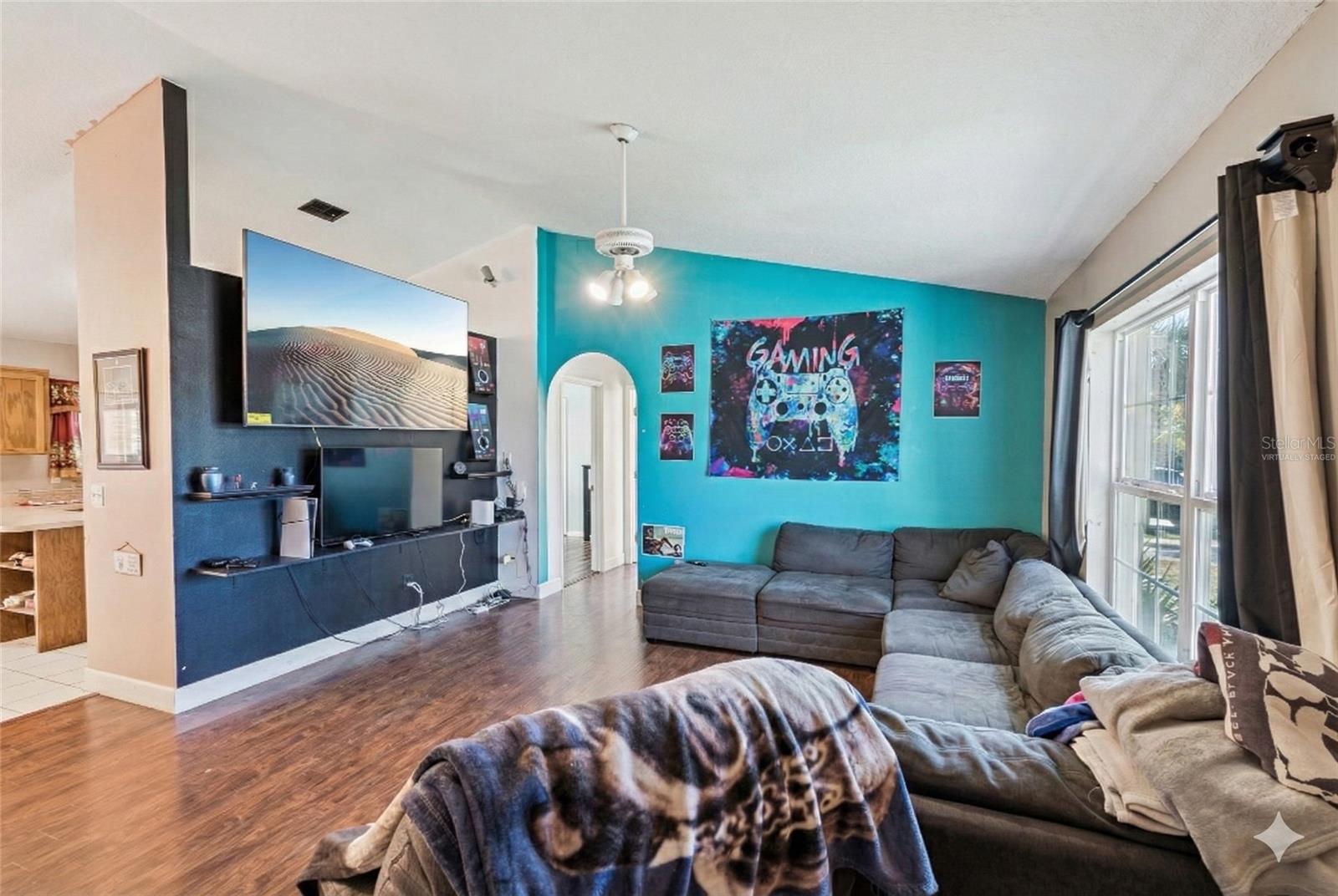 Image 8 of 16 For 1122 Chelsea Parc Dr