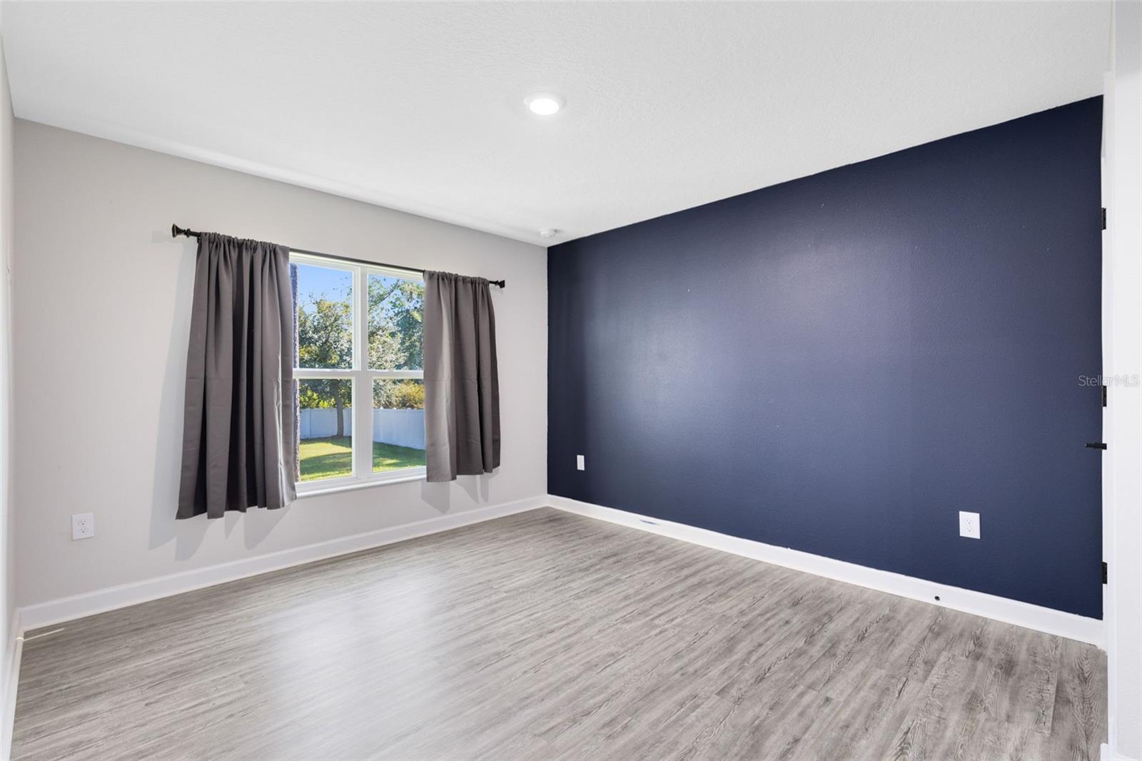 Listing photo id 19 for 2049 Eldorado Court