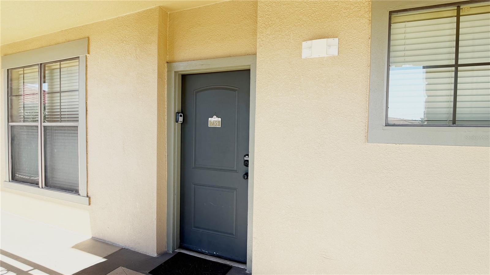 Image 17 of 25 For 901 Charo Parkway 735