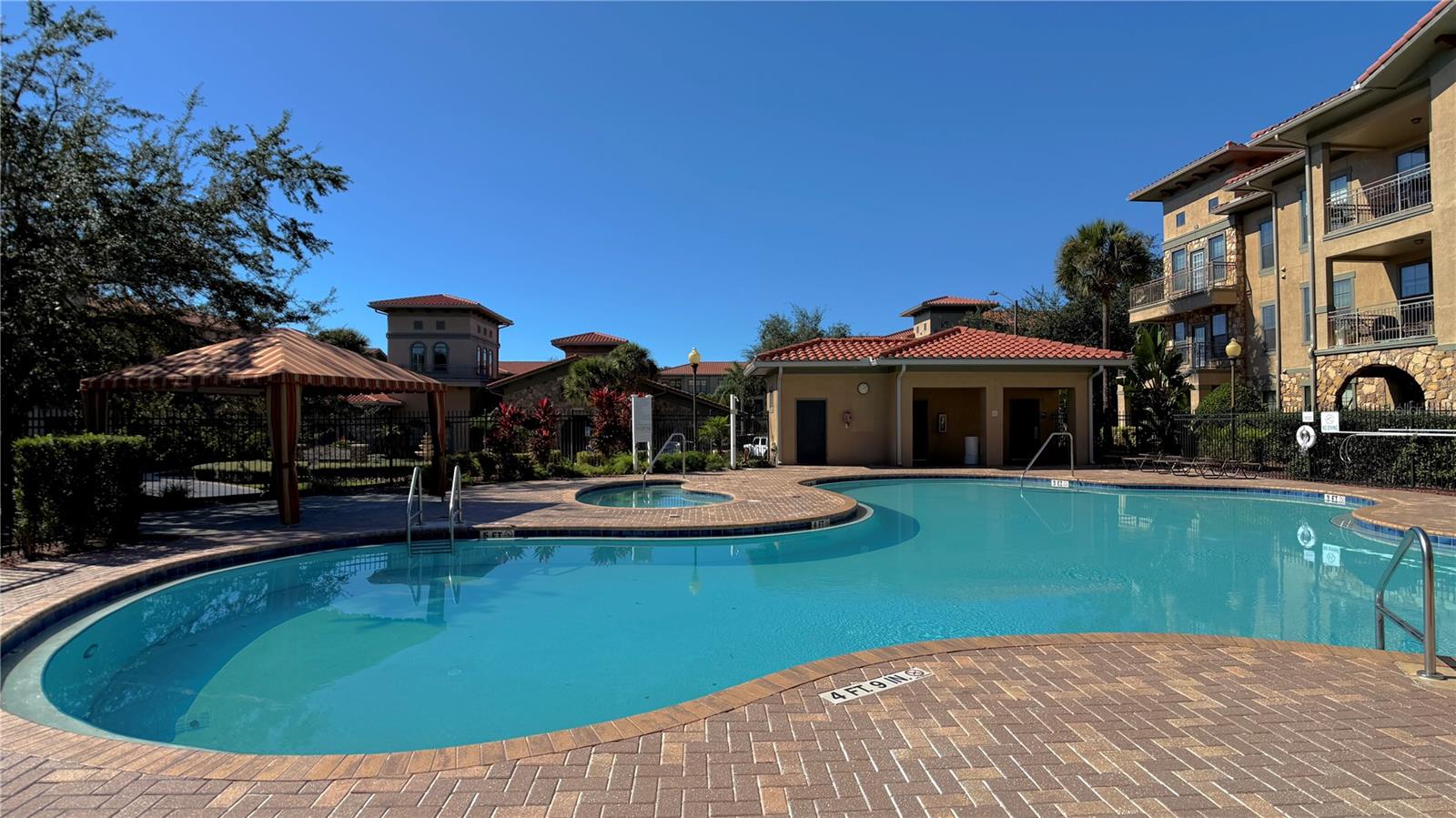 Image 20 of 25 For 901 Charo Parkway 735