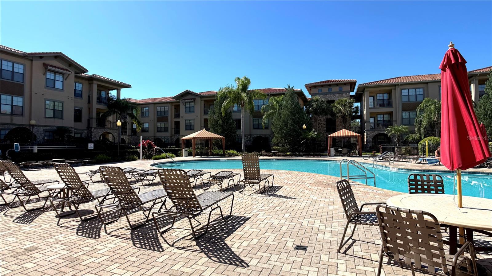 Image 21 of 25 For 901 Charo Parkway 735