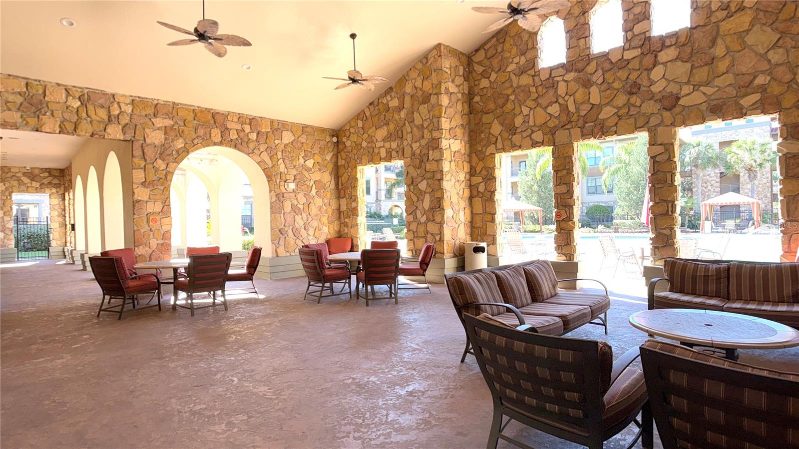 Image 23 of 25 For 901 Charo Parkway 735