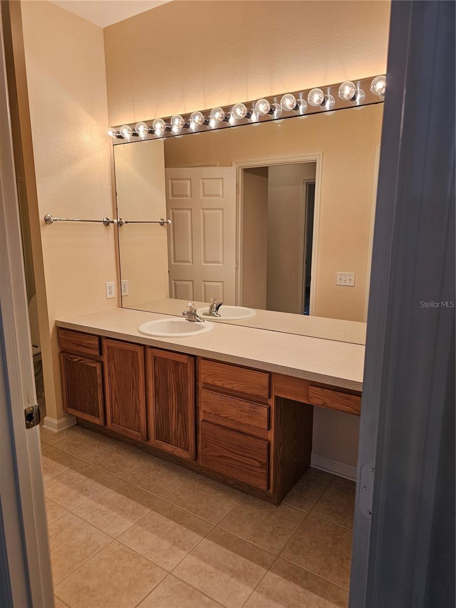 Image 20 of 36 For 6100 Stevenson Drive 104