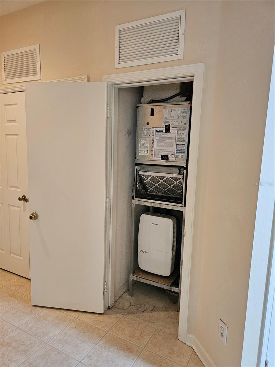 Image 23 of 36 For 6100 Stevenson Drive 104