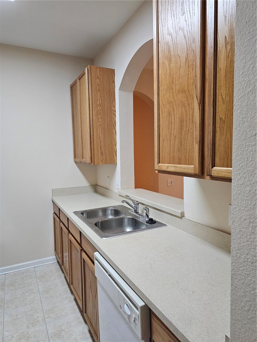 Image 4 of 36 For 6100 Stevenson Drive 104