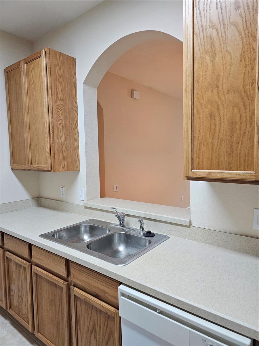 Image 5 of 36 For 6100 Stevenson Drive 104