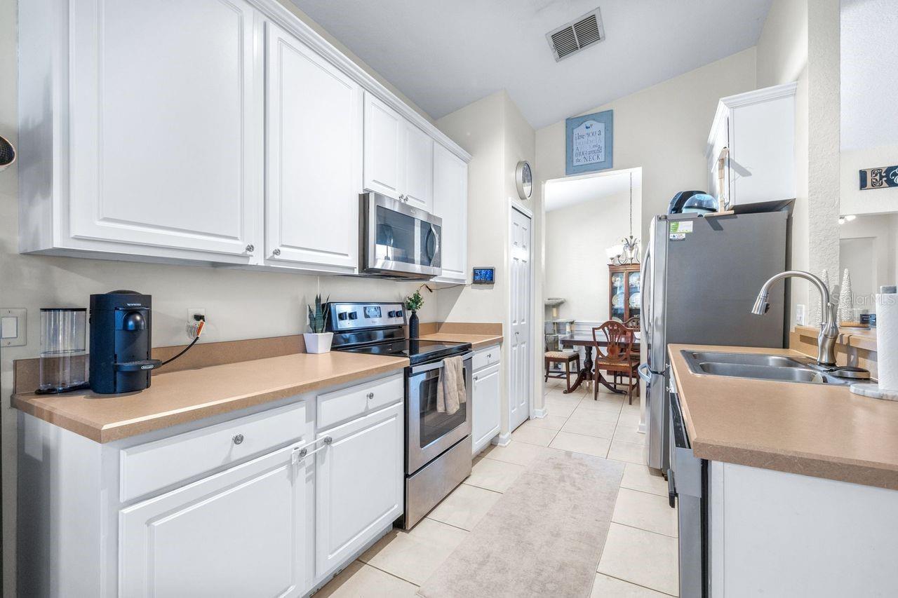 Image 11 of 49 For 8726 Greenbank Boulevard