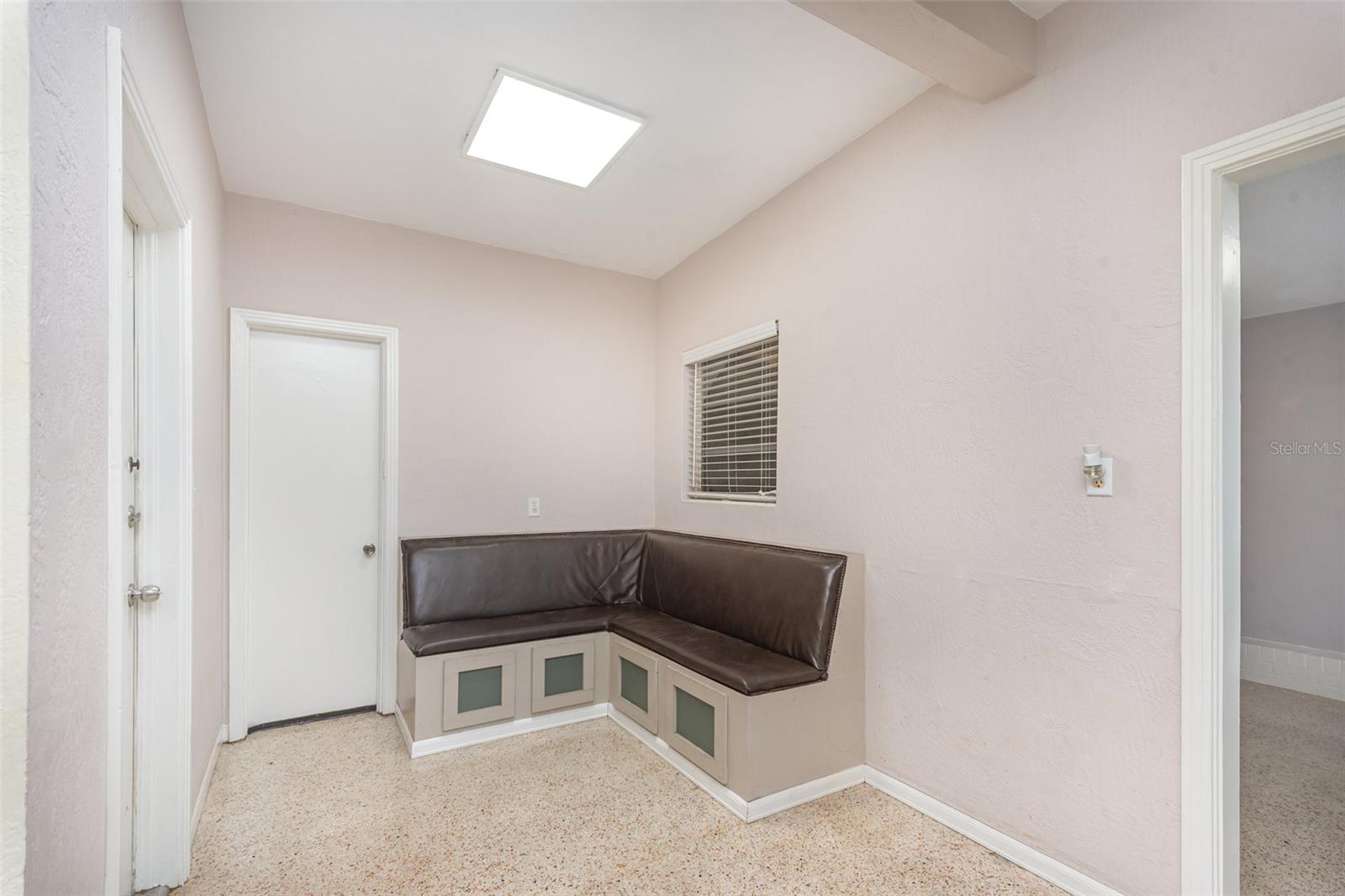 Image 12 of 37 For 664 8th Street