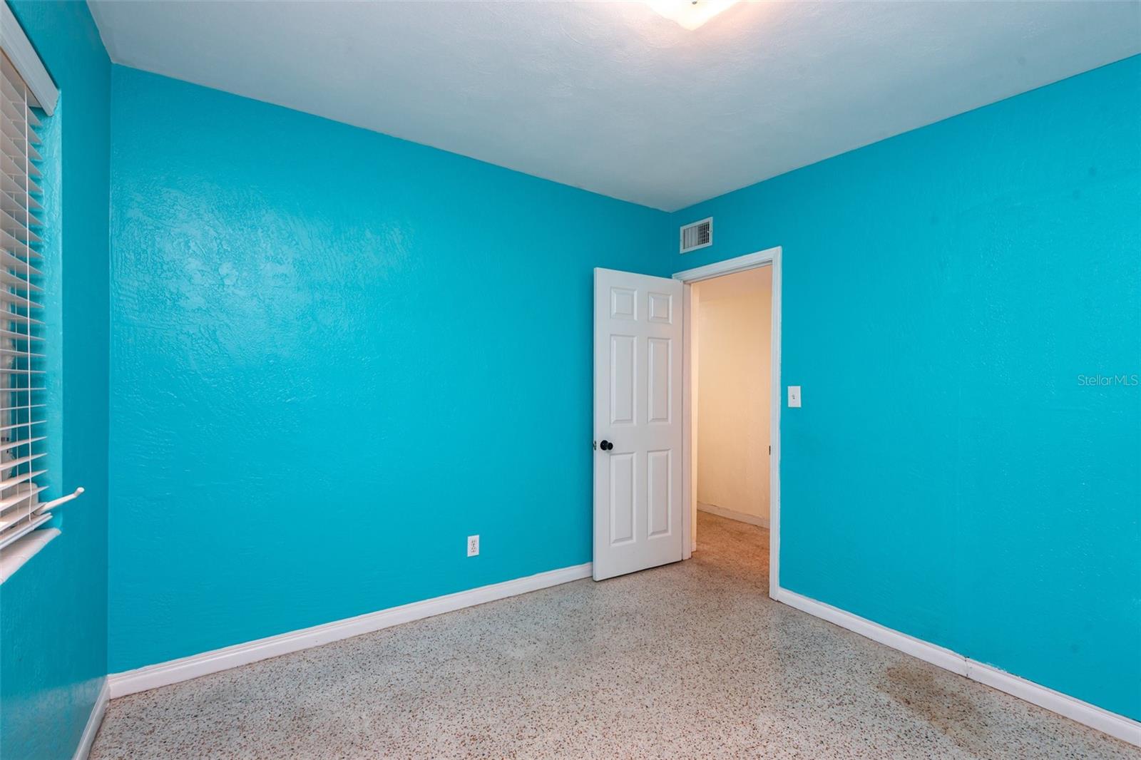 Image 19 of 37 For 664 8th Street