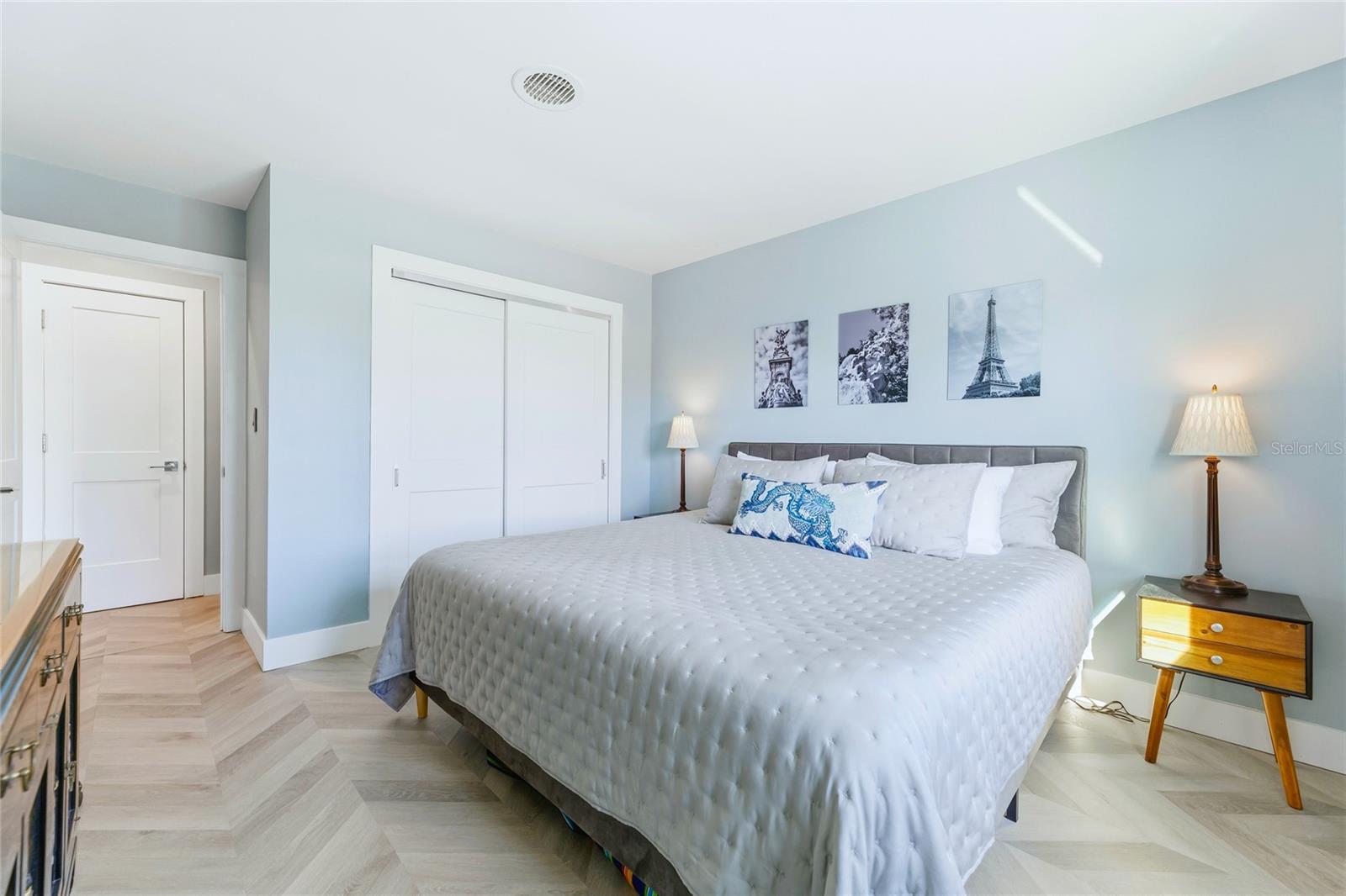 Image 13 of 28 For 351 Taylor Avenue 16