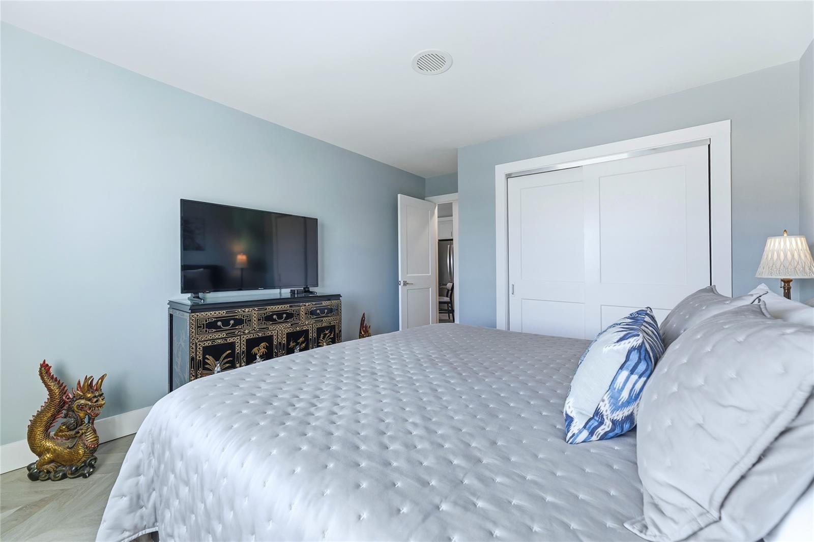 Image 15 of 28 For 351 Taylor Avenue 16