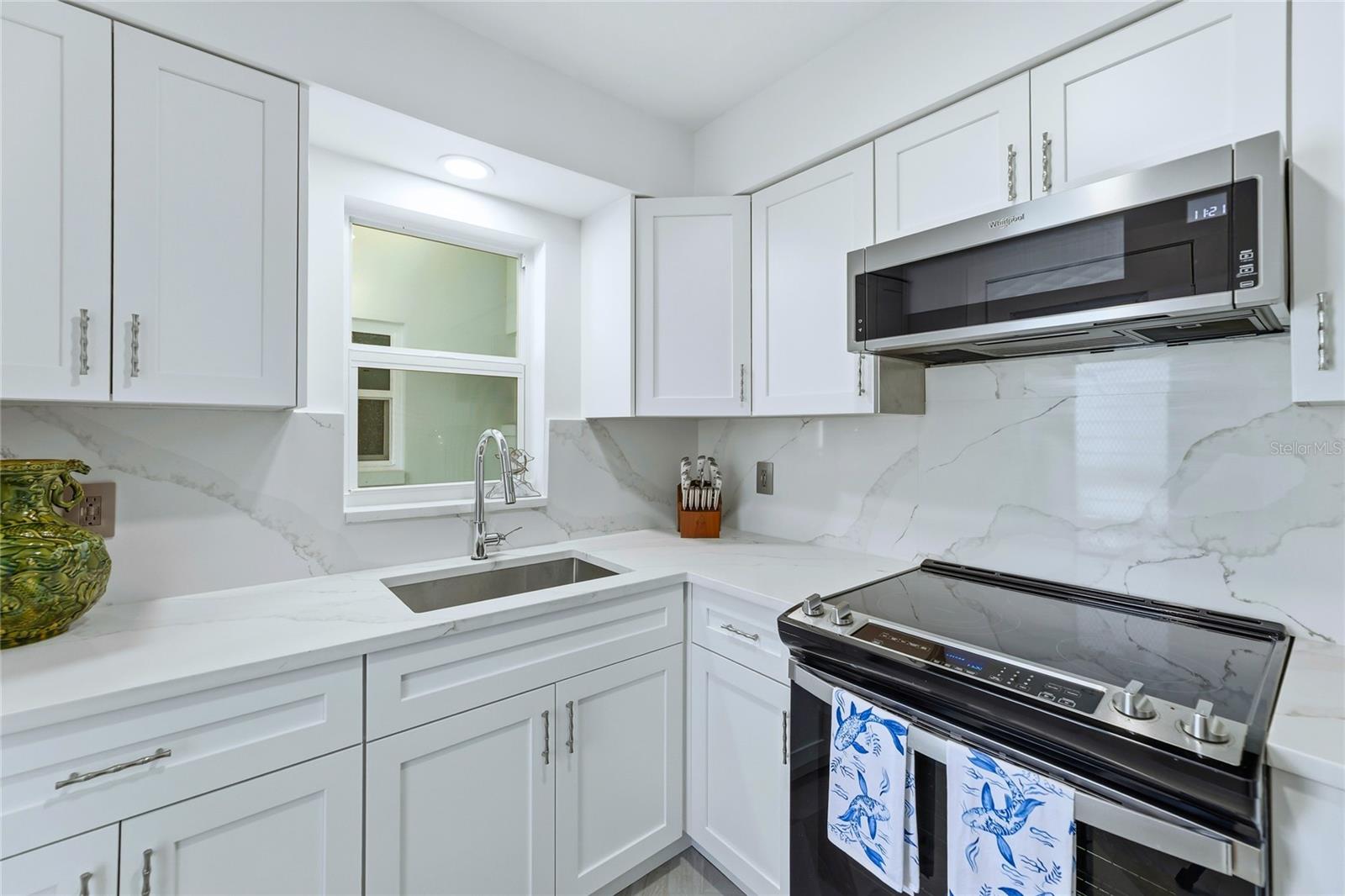 Image 4 of 28 For 351 Taylor Avenue 16