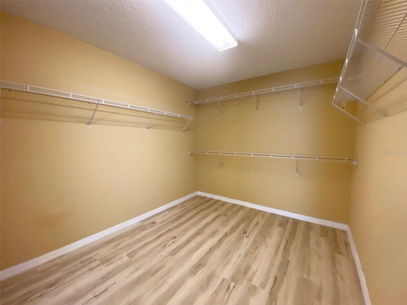 Image 8 of 22 For 603 Alfani Street