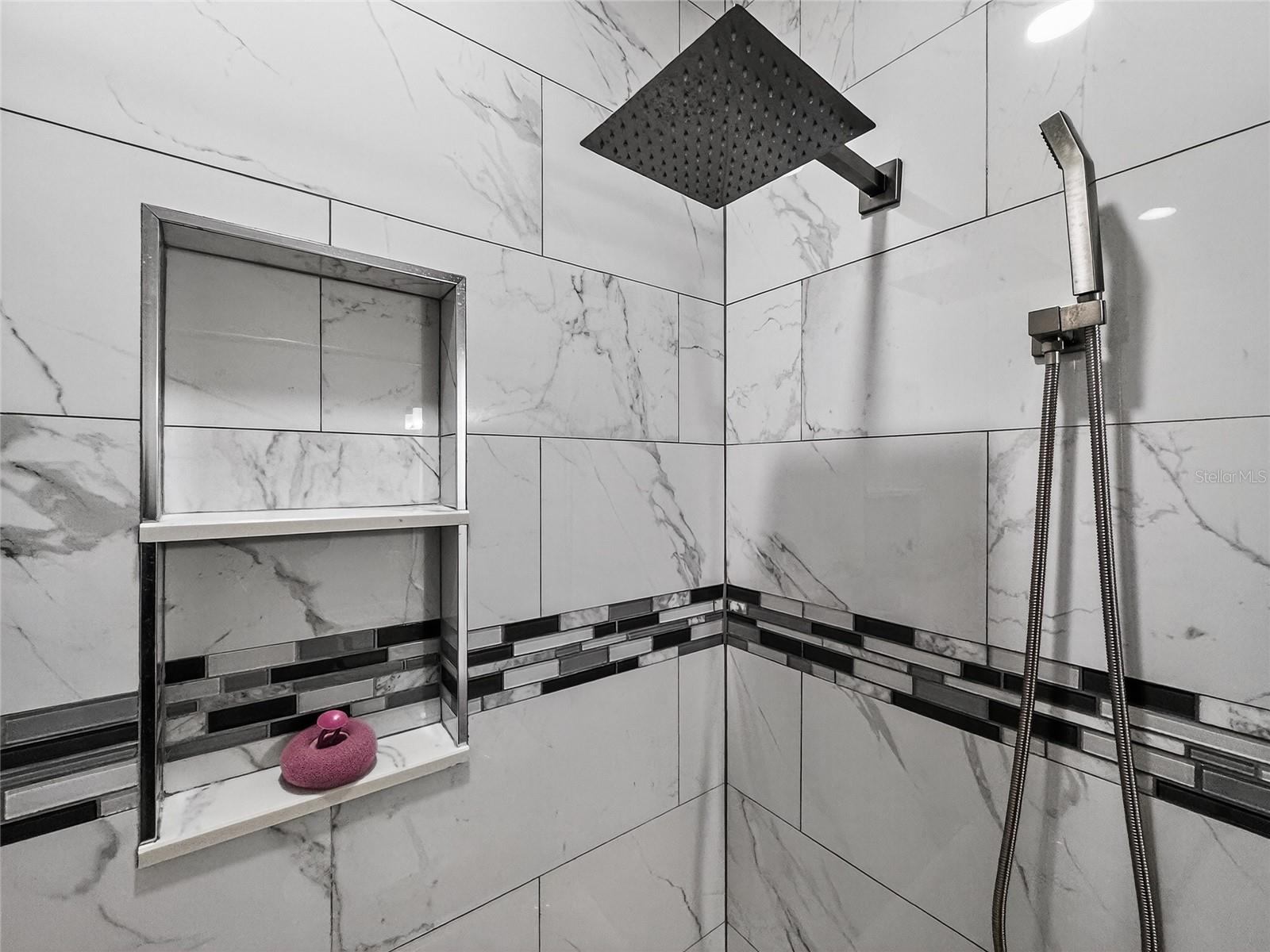 Image 21 of 38 For 9422 Myrtle Creek Lane 811