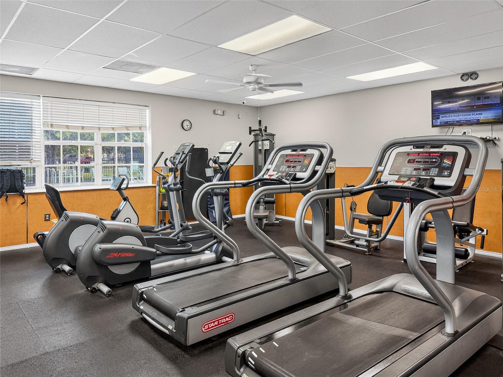 Image 28 of 38 For 9422 Myrtle Creek Lane 811