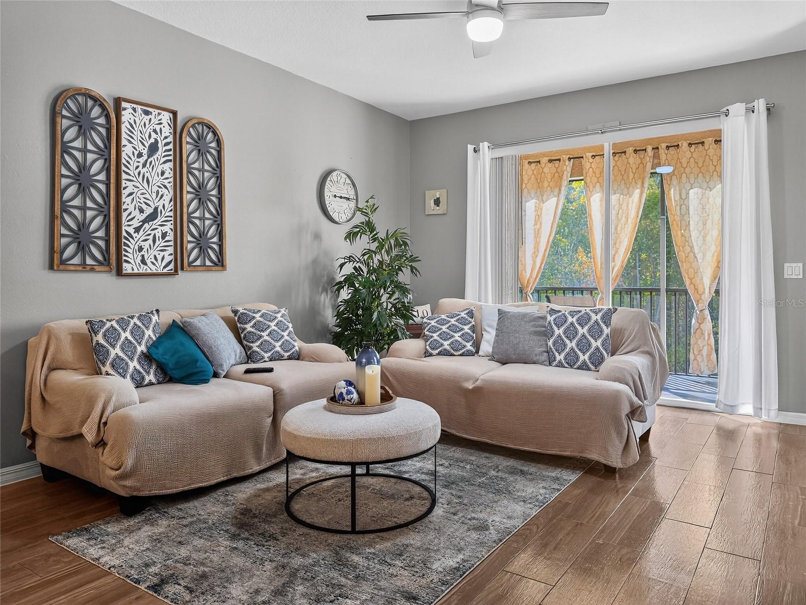 Image 8 of 38 For 9422 Myrtle Creek Lane 811