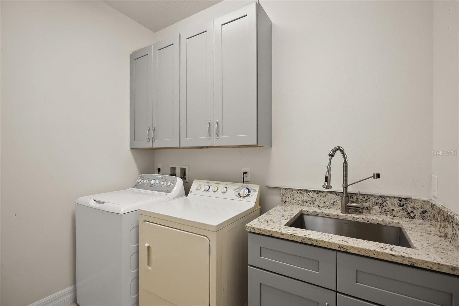 Image 23 of 33 For 11167 Lemon Lake Blvd