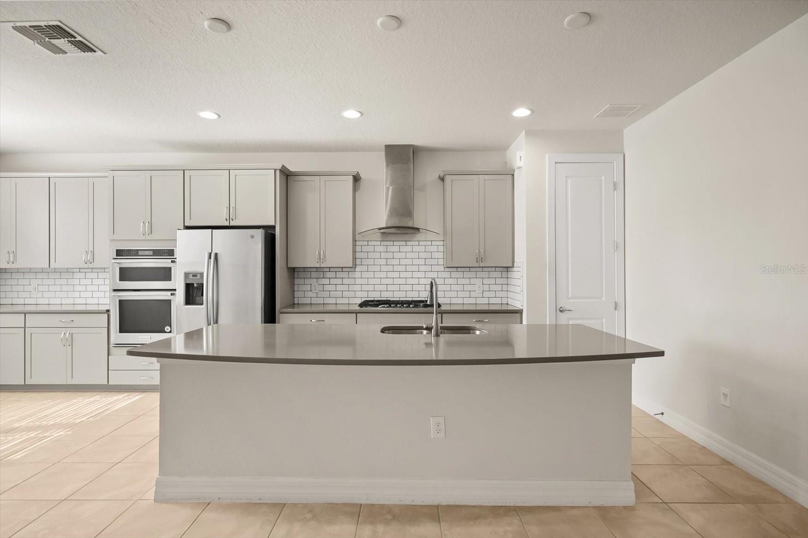 Image 7 of 33 For 11167 Lemon Lake Blvd