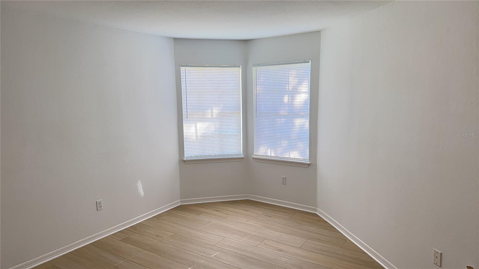 Image 31 of 45 For 7350 Westpointe Boulevard 213