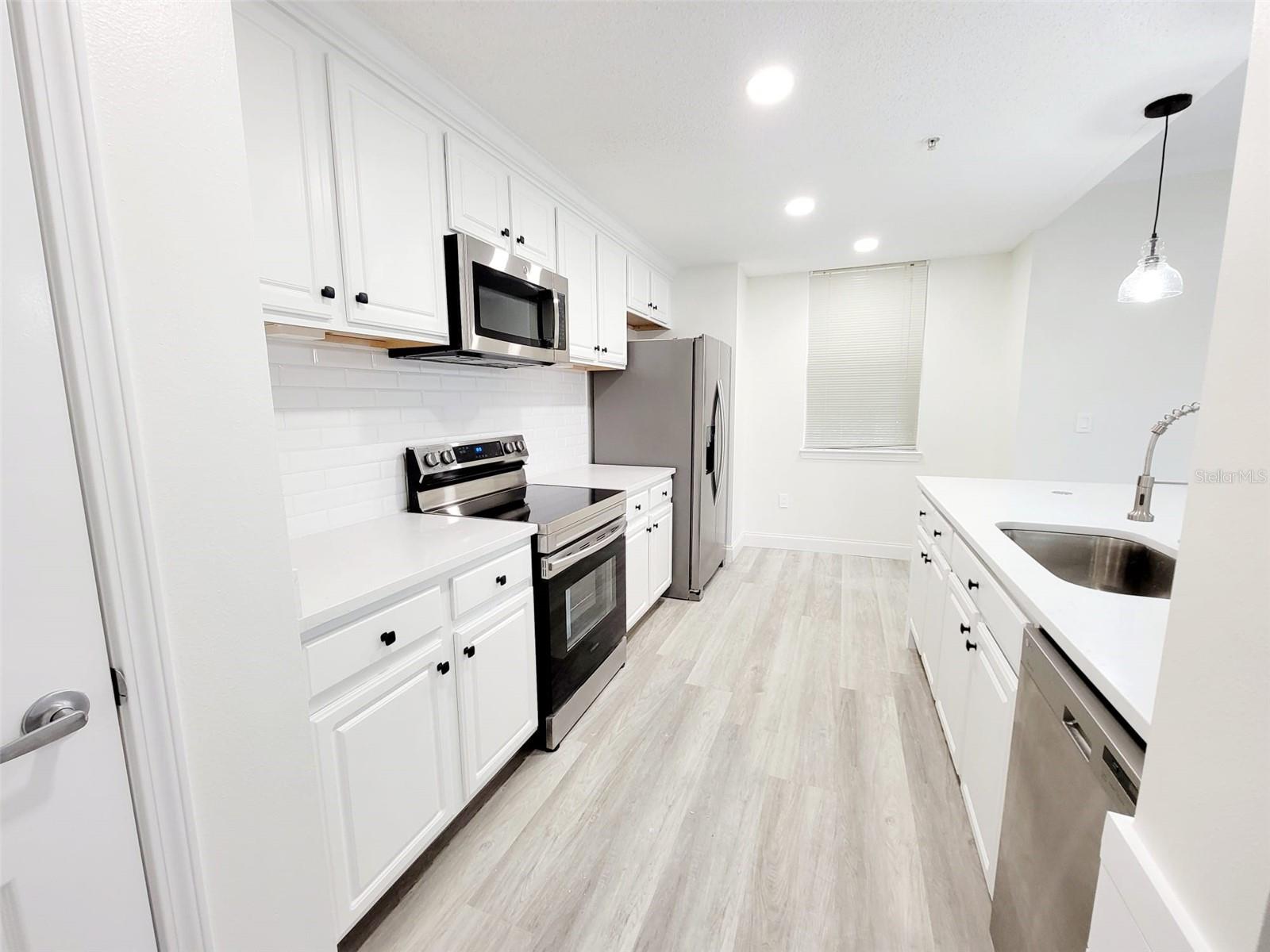 Image 11 of 40 For 12024 Villanova Drive 107