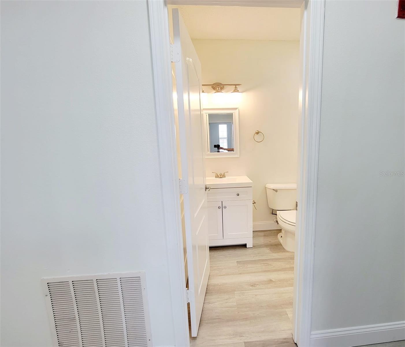 Image 32 of 40 For 12024 Villanova Drive 107