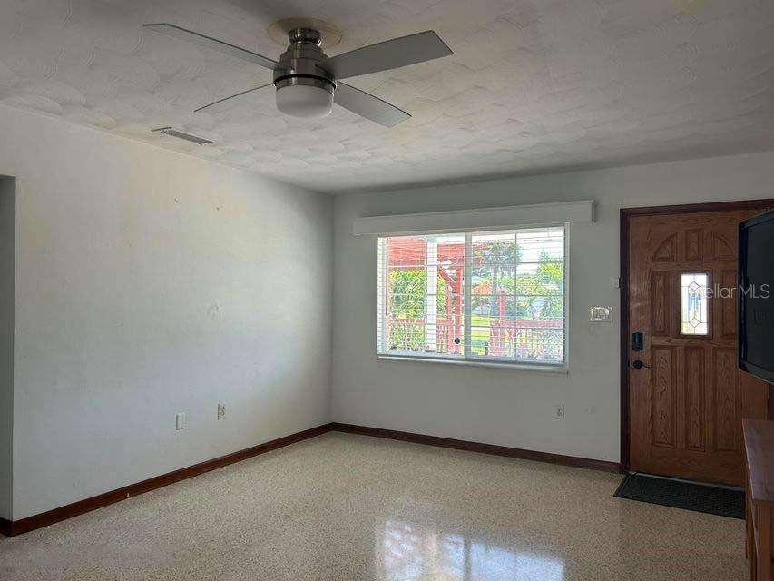 Image 18 of 23 For 324 Harbor Drive