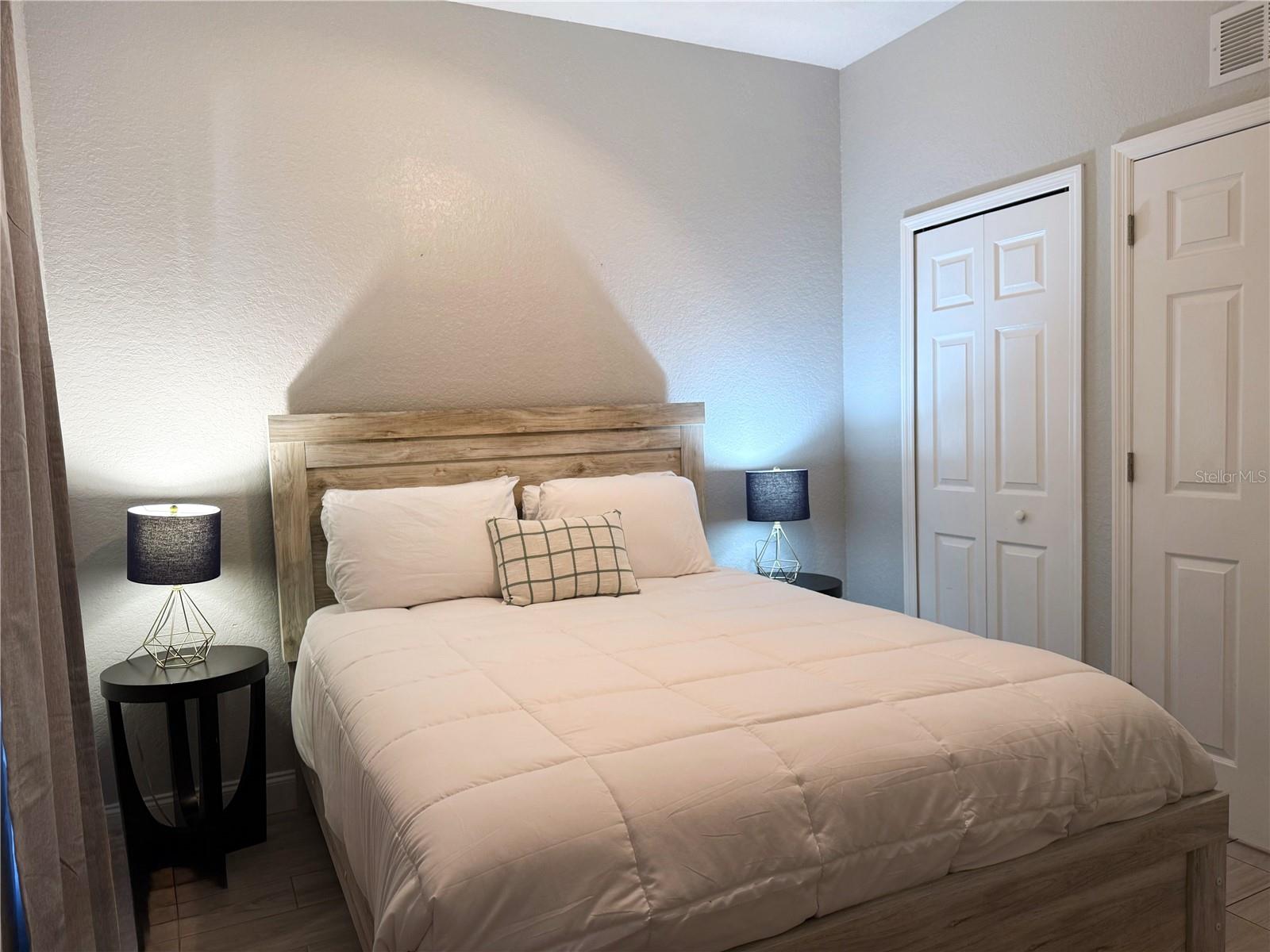 Image 10 of 36 For 487 La Mirage Street